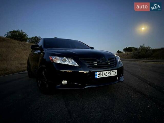 Черный Тойота Камри, объемом двигателя 3.5 л и пробегом 291 тыс. км за 10500 $, фото 7 на Automoto.ua