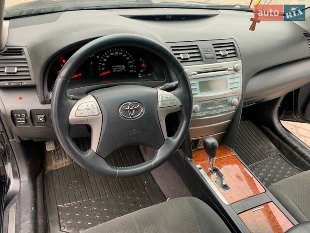 Черный Тойота Камри, объемом двигателя 2.4 л и пробегом 181 тыс. км за 9200 $, фото 11 на Automoto.ua