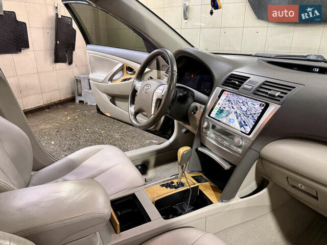 Черный Тойота Камри, объемом двигателя 3.46 л и пробегом 198 тыс. км за 10000 $, фото 4 на Automoto.ua
