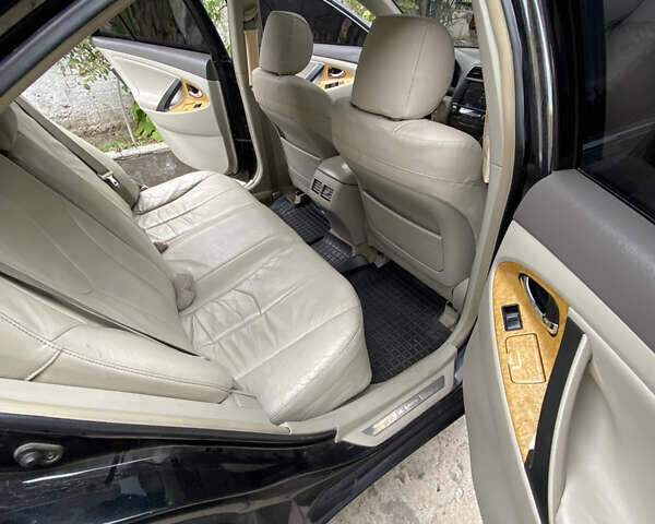 Черный Тойота Камри, объемом двигателя 3.5 л и пробегом 330 тыс. км за 9000 $, фото 17 на Automoto.ua
