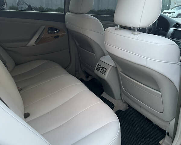 Чорний Тойота Камрі, об'ємом двигуна 2.36 л та пробігом 330 тис. км за 8700 $, фото 5 на Automoto.ua