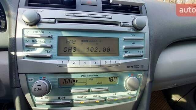 Черный Тойота Камри, объемом двигателя 3.46 л и пробегом 197 тыс. км за 11000 $, фото 8 на Automoto.ua