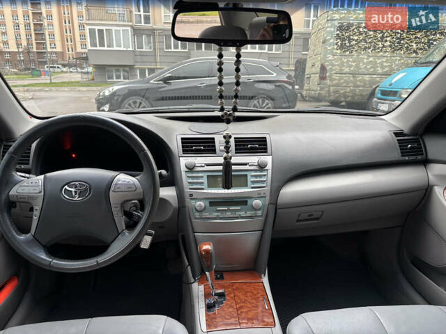 Черный Тойота Камри, объемом двигателя 3.5 л и пробегом 255 тыс. км за 9900 $, фото 12 на Automoto.ua