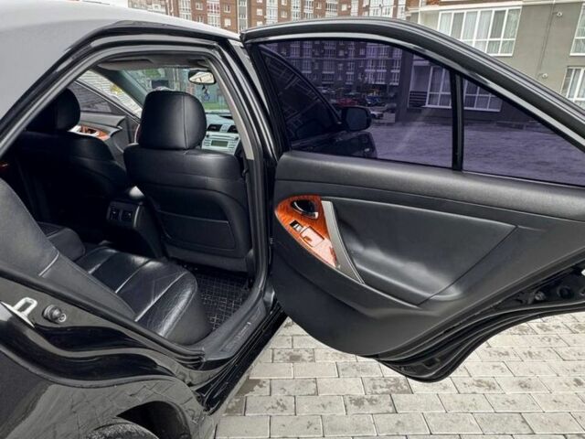 Черный Тойота Камри, объемом двигателя 3.5 л и пробегом 310 тыс. км за 7799 $, фото 5 на Automoto.ua