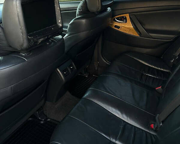 Черный Тойота Камри, объемом двигателя 2.36 л и пробегом 350 тыс. км за 6700 $, фото 10 на Automoto.ua