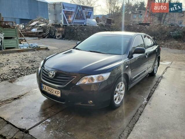 Черный Тойота Камри, объемом двигателя 2.36 л и пробегом 278 тыс. км за 7000 $, фото 1 на Automoto.ua
