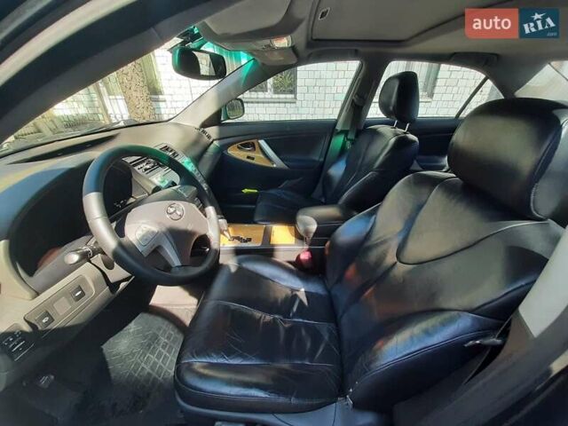 Черный Тойота Камри, объемом двигателя 2.4 л и пробегом 320 тыс. км за 10000 $, фото 11 на Automoto.ua