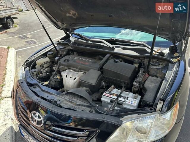 Черный Тойота Камри, объемом двигателя 2.4 л и пробегом 306 тыс. км за 10500 $, фото 4 на Automoto.ua