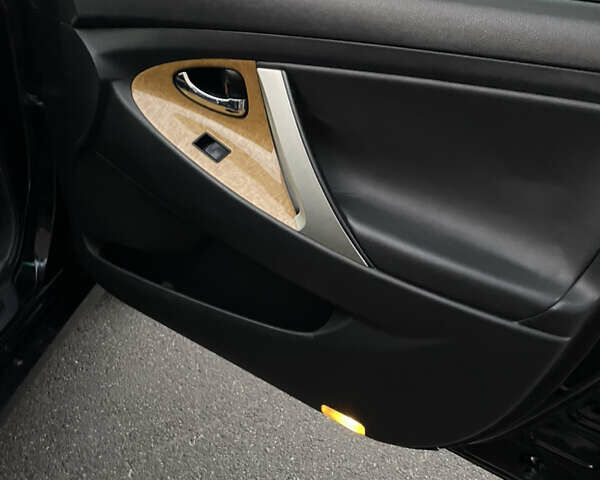 Чорний Тойота Камрі, об'ємом двигуна 3.5 л та пробігом 187 тис. км за 7999 $, фото 9 на Automoto.ua