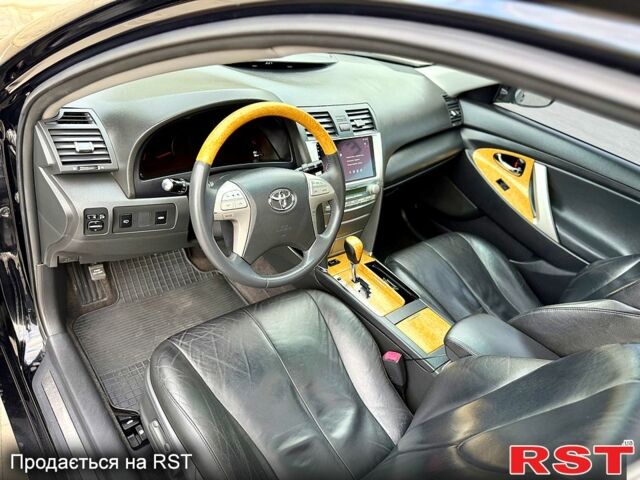 Черный Тойота Камри, объемом двигателя 3.5 л и пробегом 187 тыс. км за 9999 $, фото 3 на Automoto.ua