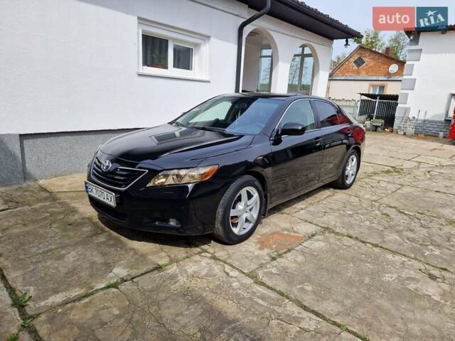 Чорний Тойота Камрі, об'ємом двигуна 2.36 л та пробігом 299 тис. км за 8888 $, фото 9 на Automoto.ua