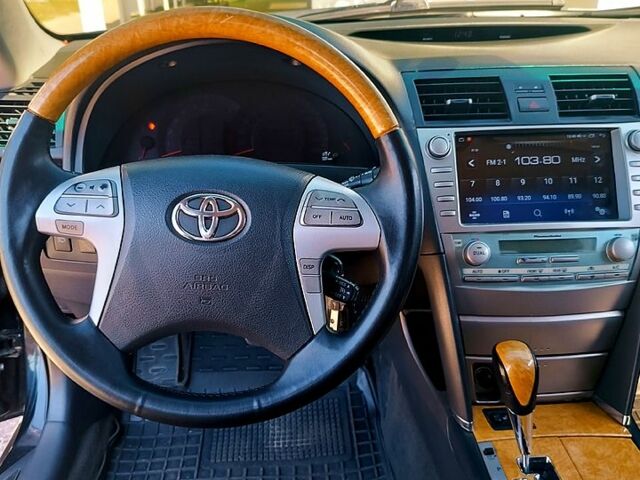 Черный Тойота Камри, объемом двигателя 3.5 л и пробегом 290 тыс. км за 8400 $, фото 10 на Automoto.ua