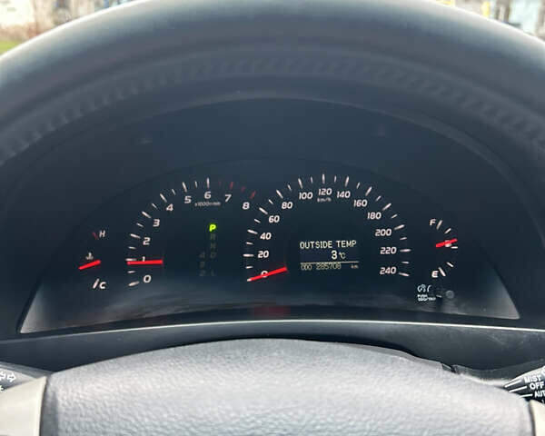 Чорний Тойота Камрі, об'ємом двигуна 2.4 л та пробігом 285 тис. км за 7800 $, фото 12 на Automoto.ua