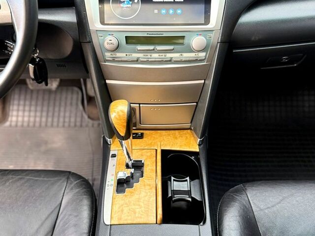 Черный Тойота Камри, объемом двигателя 3.5 л и пробегом 187 тыс. км за 9999 $, фото 7 на Automoto.ua