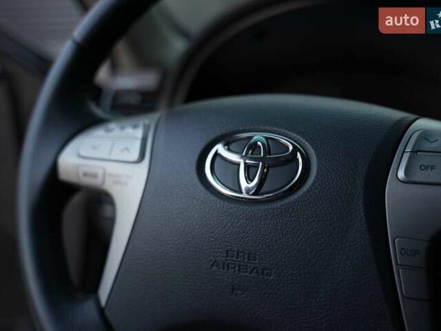 Черный Тойота Камри, объемом двигателя 3.5 л и пробегом 238 тыс. км за 10500 $, фото 28 на Automoto.ua