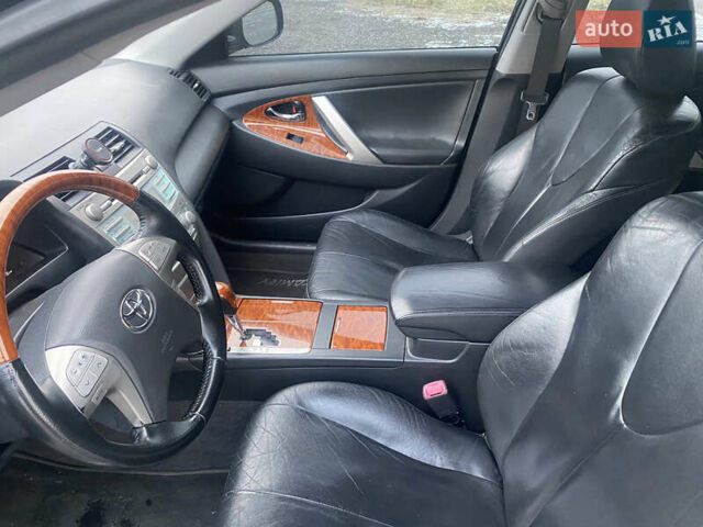 Черный Тойота Камри, объемом двигателя 3.5 л и пробегом 252 тыс. км за 10200 $, фото 24 на Automoto.ua