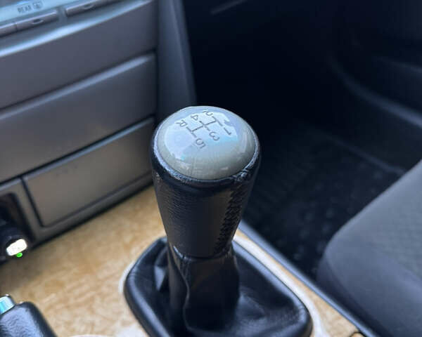 Черный Тойота Камри, объемом двигателя 2.4 л и пробегом 330 тыс. км за 9500 $, фото 26 на Automoto.ua