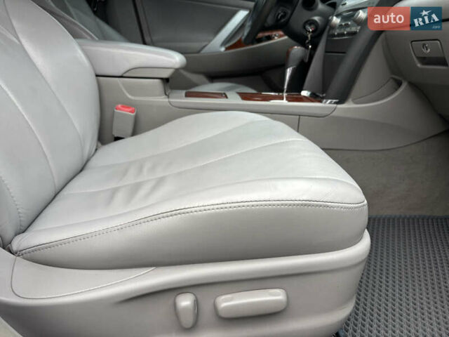 Черный Тойота Камри, объемом двигателя 3.5 л и пробегом 255 тыс. км за 9900 $, фото 14 на Automoto.ua