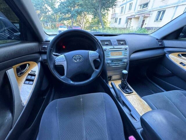 Чорний Тойота Камрі, об'ємом двигуна 2.4 л та пробігом 352 тис. км за 5500 $, фото 10 на Automoto.ua