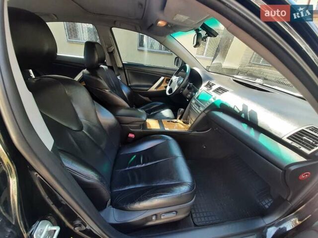 Черный Тойота Камри, объемом двигателя 2.4 л и пробегом 320 тыс. км за 10000 $, фото 8 на Automoto.ua