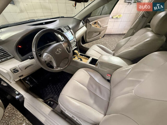 Черный Тойота Камри, объемом двигателя 3.46 л и пробегом 198 тыс. км за 10000 $, фото 9 на Automoto.ua