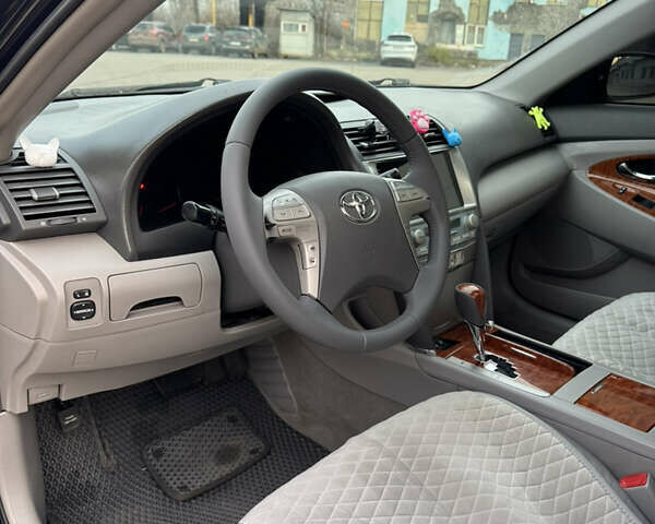 Чорний Тойота Камрі, об'ємом двигуна 3.46 л та пробігом 270 тис. км за 8500 $, фото 10 на Automoto.ua