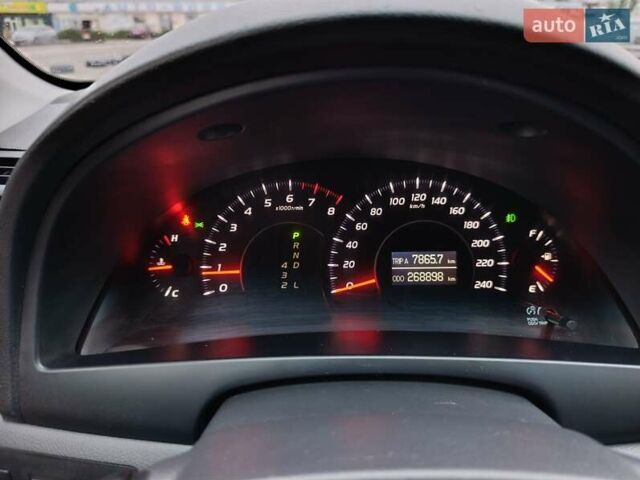 Черный Тойота Камри, объемом двигателя 2.4 л и пробегом 268 тыс. км за 8800 $, фото 1 на Automoto.ua