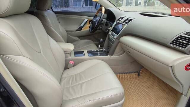 Черный Тойота Камри, объемом двигателя 3.46 л и пробегом 247 тыс. км за 9999 $, фото 13 на Automoto.ua