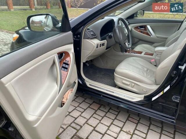 Черный Тойота Камри, объемом двигателя 2.4 л и пробегом 227 тыс. км за 8600 $, фото 9 на Automoto.ua