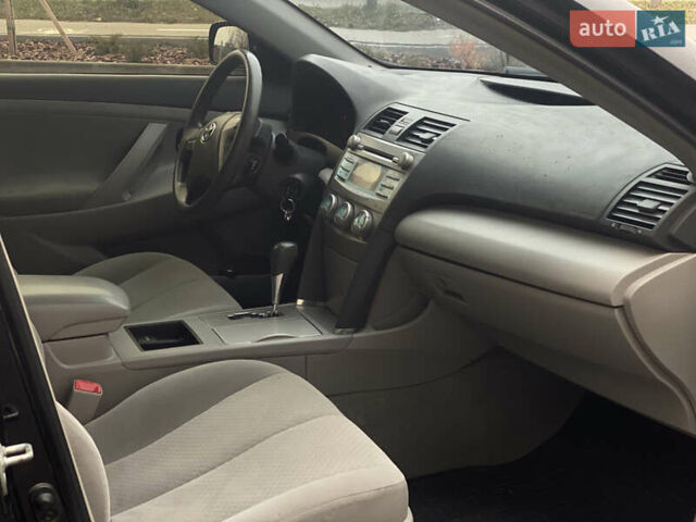 Чорний Тойота Камрі, об'ємом двигуна 2.36 л та пробігом 300 тис. км за 6900 $, фото 12 на Automoto.ua