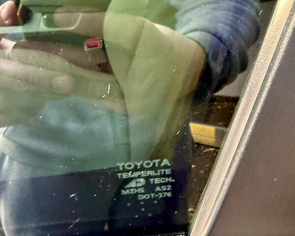 Черный Тойота Камри, объемом двигателя 3.46 л и пробегом 198 тыс. км за 10000 $, фото 19 на Automoto.ua