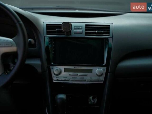 Черный Тойота Камри, объемом двигателя 3.5 л и пробегом 238 тыс. км за 10500 $, фото 21 на Automoto.ua