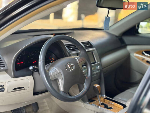 Чорний Тойота Камрі, об'ємом двигуна 2.4 л та пробігом 140 тис. км за 7999 $, фото 12 на Automoto.ua