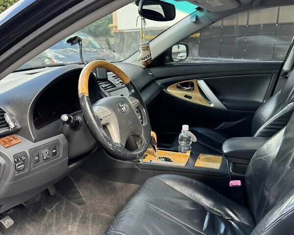 Черный Тойота Камри, объемом двигателя 3.5 л и пробегом 260 тыс. км за 7900 $, фото 5 на Automoto.ua