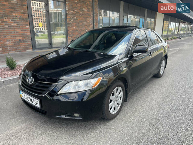 Чорний Тойота Камрі, об'ємом двигуна 2.4 л та пробігом 260 тис. км за 8700 $, фото 1 на Automoto.ua