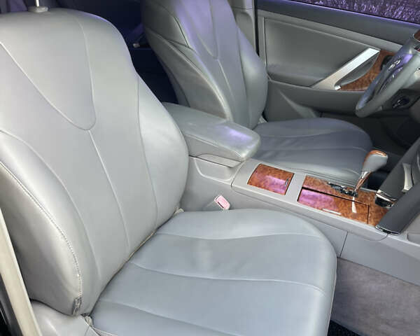 Черный Тойота Камри, объемом двигателя 3.5 л и пробегом 268 тыс. км за 8777 $, фото 11 на Automoto.ua