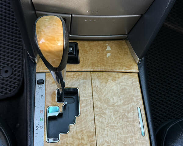 Черный Тойота Камри, объемом двигателя 3.5 л и пробегом 235 тыс. км за 8300 $, фото 30 на Automoto.ua