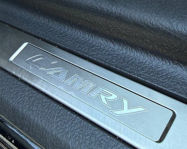 Черный Тойота Камри, объемом двигателя 3.5 л и пробегом 235 тыс. км за 8300 $, фото 12 на Automoto.ua