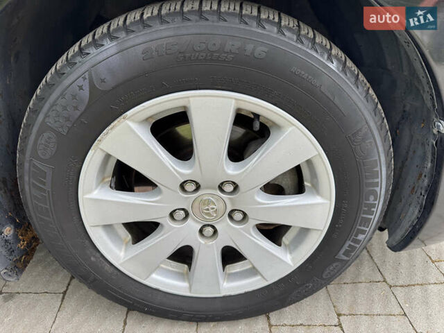 Чорний Тойота Камрі, об'ємом двигуна 3.5 л та пробігом 370 тис. км за 8399 $, фото 24 на Automoto.ua