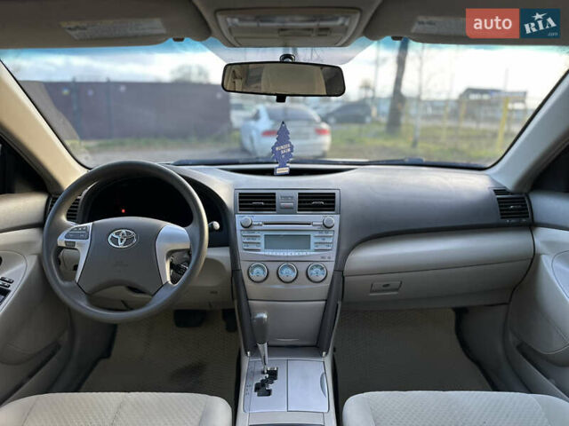 Чорний Тойота Камрі, об'ємом двигуна 2.4 л та пробігом 297 тис. км за 7999 $, фото 47 на Automoto.ua