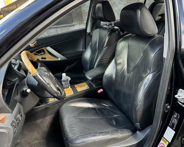 Черный Тойота Камри, объемом двигателя 3.5 л и пробегом 260 тыс. км за 7900 $, фото 7 на Automoto.ua
