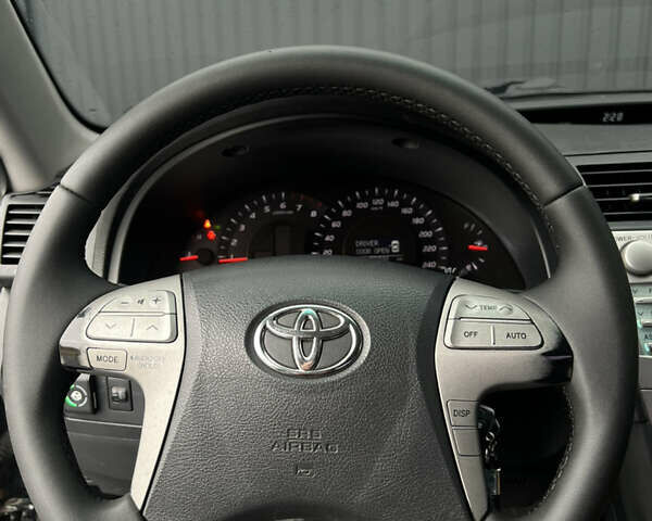 Черный Тойота Камри, объемом двигателя 2.36 л и пробегом 270 тыс. км за 7200 $, фото 8 на Automoto.ua