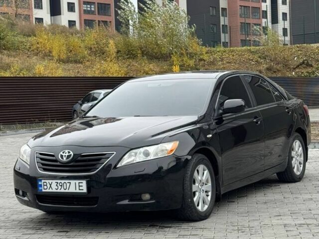 Черный Тойота Камри, объемом двигателя 3.5 л и пробегом 310 тыс. км за 7799 $, фото 1 на Automoto.ua