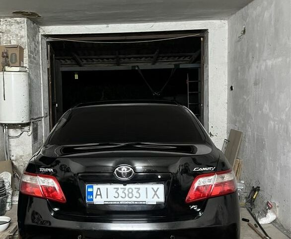 Черный Тойота Камри, объемом двигателя 3.5 л и пробегом 380 тыс. км за 8300 $, фото 3 на Automoto.ua