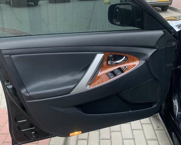 Черный Тойота Камри, объемом двигателя 3.46 л и пробегом 233 тыс. км за 10500 $, фото 22 на Automoto.ua