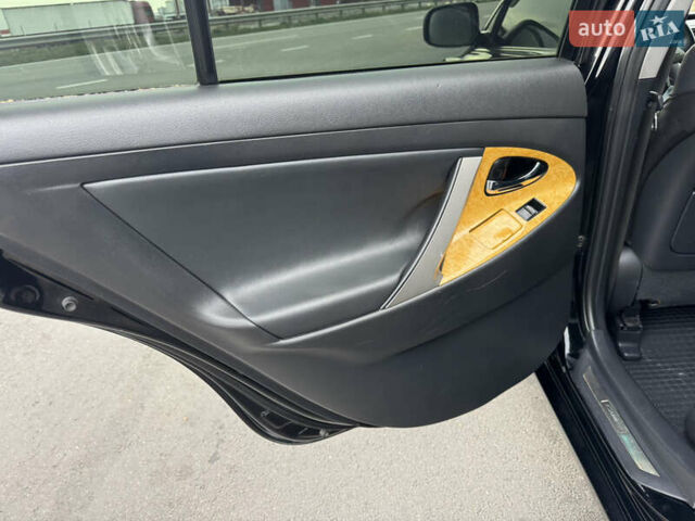 Черный Тойота Камри, объемом двигателя 2.4 л и пробегом 192 тыс. км за 10500 $, фото 10 на Automoto.ua