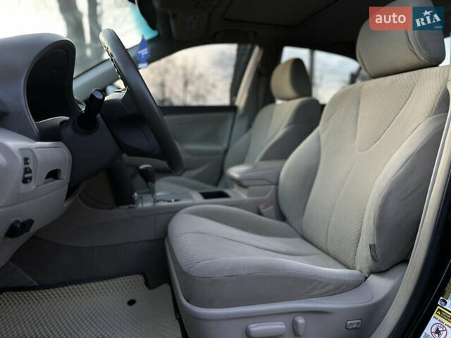 Чорний Тойота Камрі, об'ємом двигуна 2.4 л та пробігом 297 тис. км за 7999 $, фото 22 на Automoto.ua