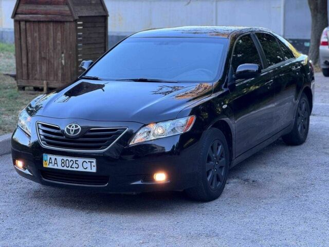 Чорний Тойота Камрі, об'ємом двигуна 2.4 л та пробігом 352 тис. км за 5500 $, фото 1 на Automoto.ua