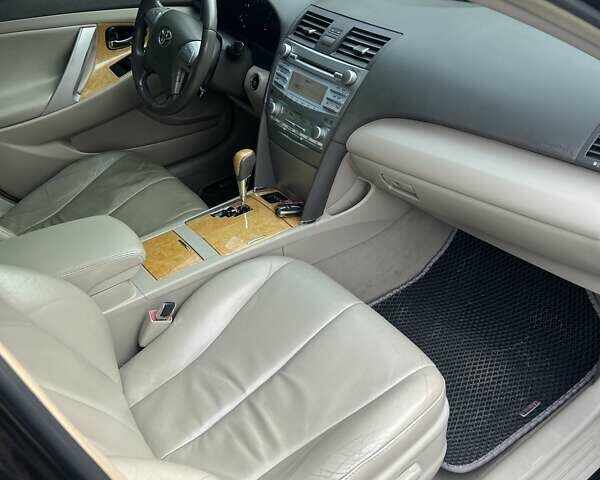 Чорний Тойота Камрі, об'ємом двигуна 3.5 л та пробігом 268 тис. км за 8400 $, фото 8 на Automoto.ua