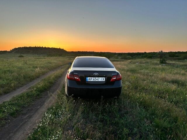 Чорний Тойота Камрі, об'ємом двигуна 2.4 л та пробігом 302 тис. км за 7000 $, фото 3 на Automoto.ua